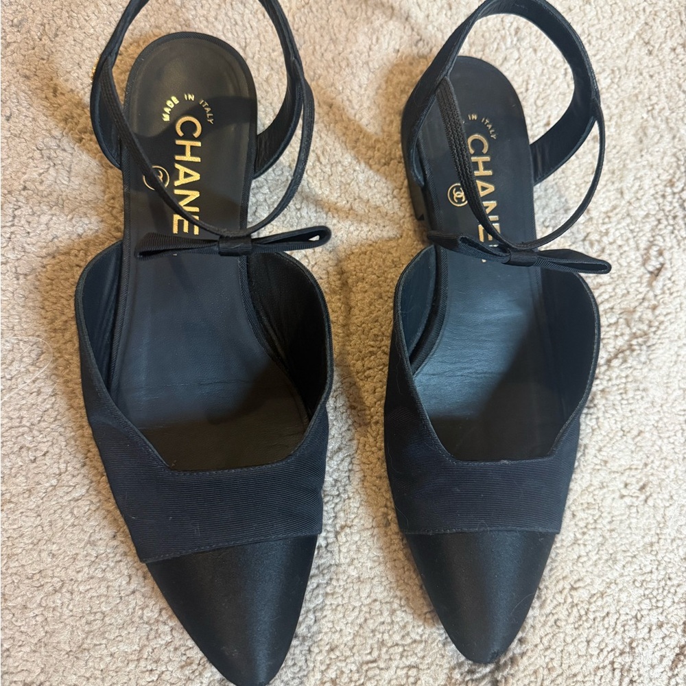CHANEL Women's Black Pointed-Toe Slingback Flats